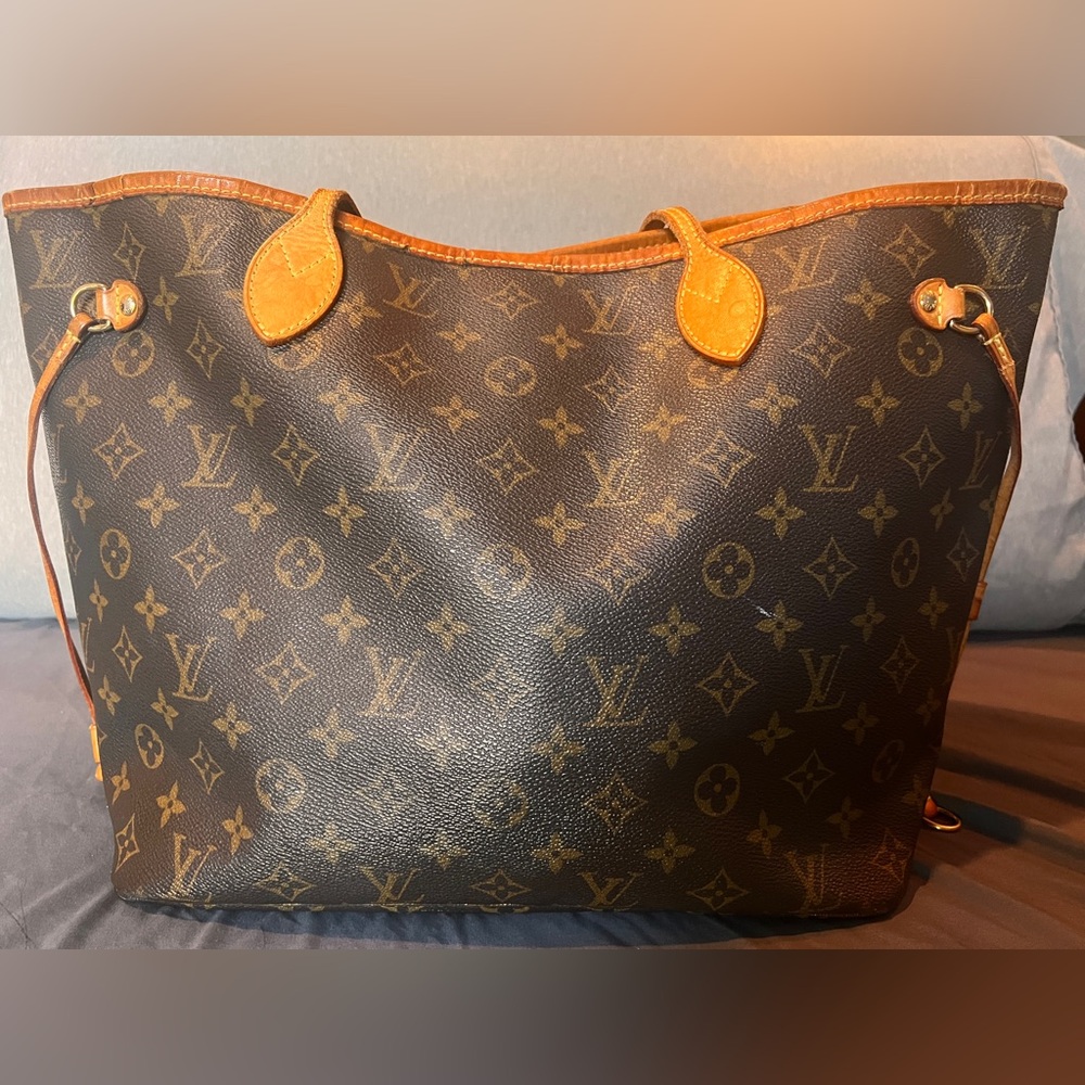 Authentic Louis Vuitton Monogram Neverfull MM